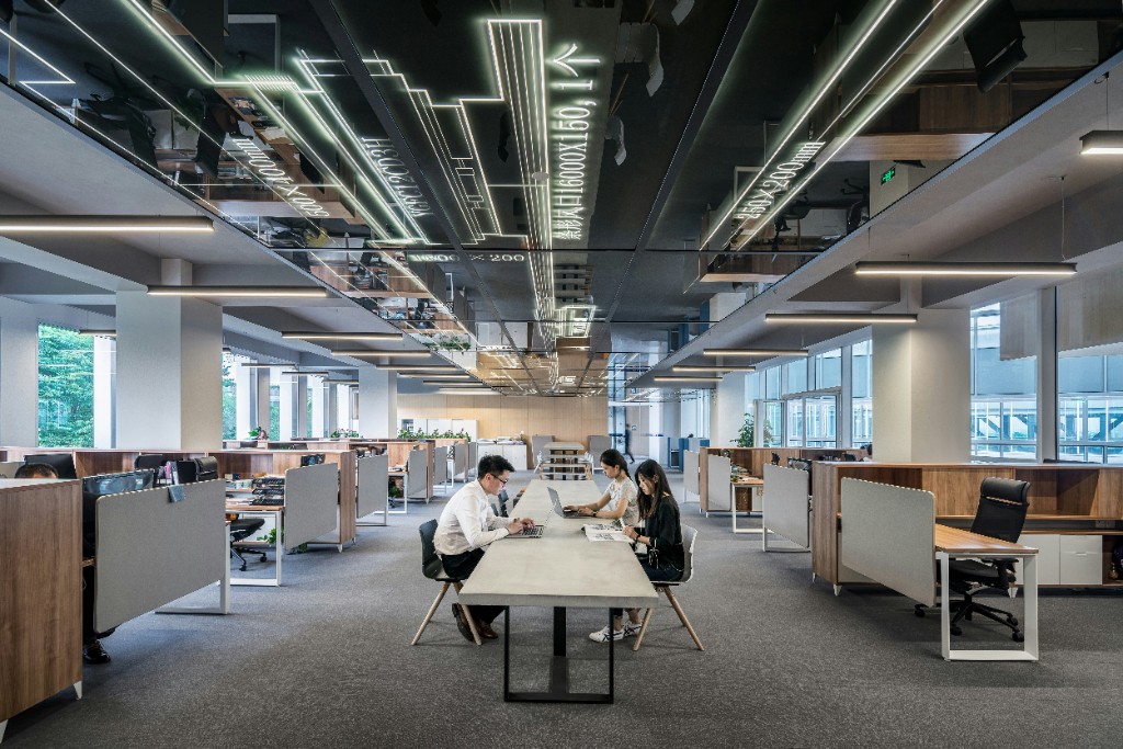 Modern IT Office - Best IT Solutions